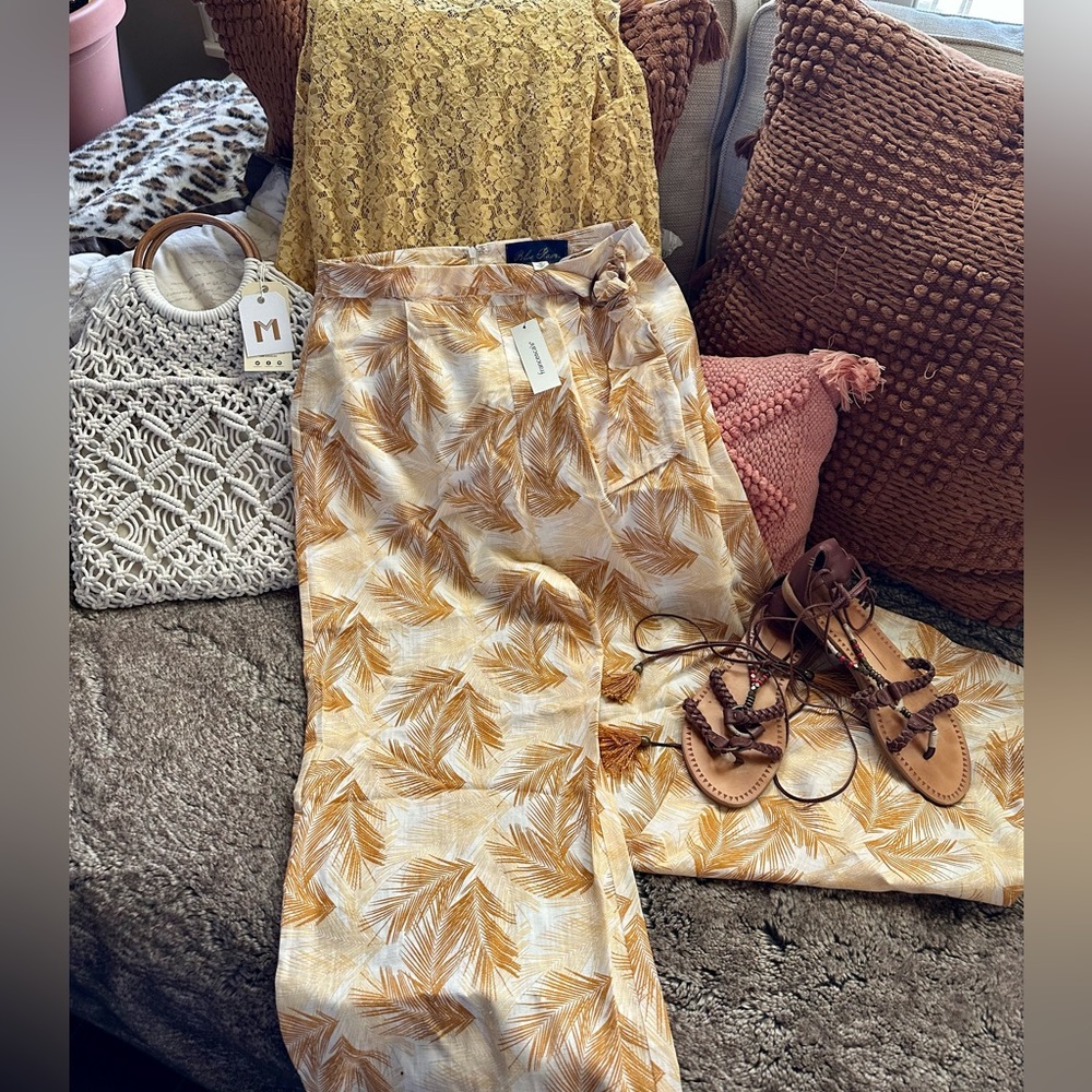 Vacation beach outfit ready to go ☀️